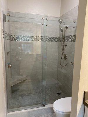 Frameless shower doors