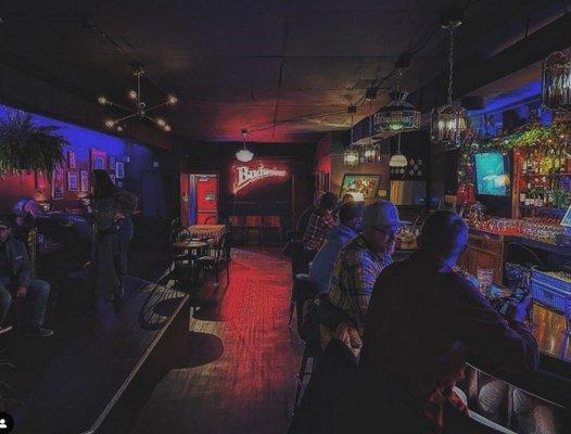 Historic Neighborhood Bar in Strawberry Hill, a hidden gem with live music, trivia, DJ's, karaoke, and a really laid back speakeasy vibe!