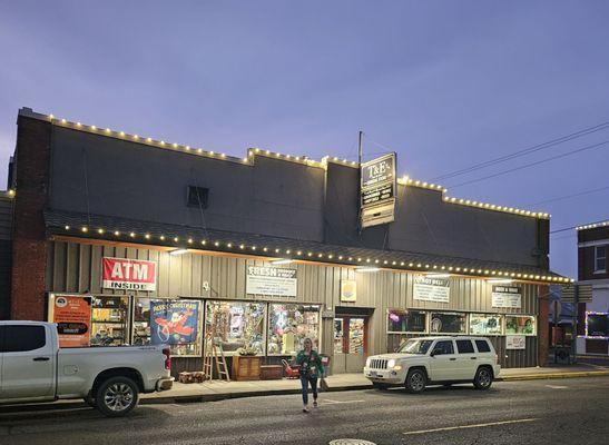 T & E General Store