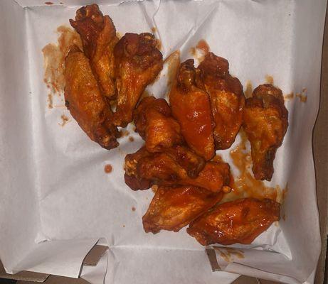 10 wings, hot