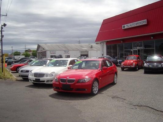 TSJ Auto Brokers sells used Mercedes Benz, BMW, Porsche, Corvette, Ferrari, Lamborghini, Maserati.