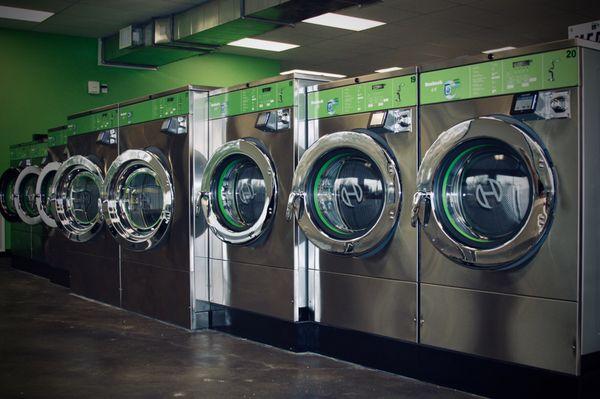 We have 4 large capacity 80# washers, as well as 4 60# and 7 40# machines to handle your medium and large load sizes.