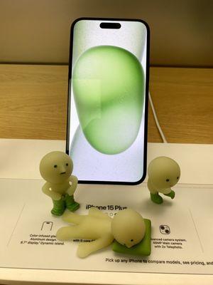 09.29.23 iPhone 15 Plus [Smiski figures not included]