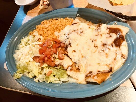 Chicken enchiladas con mole