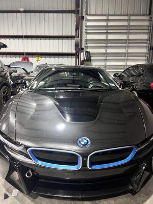 BMW i8 windshield replacement