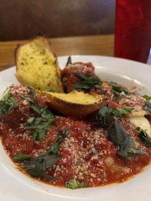 Cheese, ravioli, meatballs, and really good garlic bread