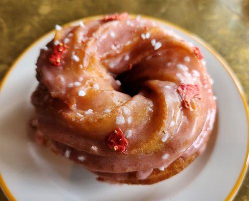 Strawberries & Cream Cruller