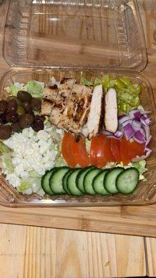 Mediterranean Salad with Chicken