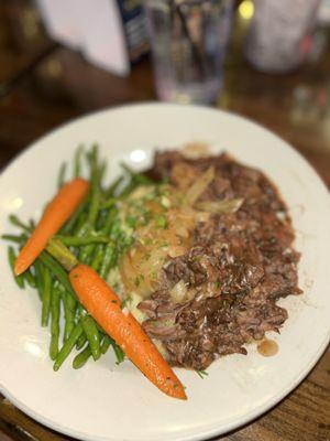 Pot roast entree, very good!!