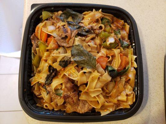 Drunken Noodles || IG: @misspiggyeats