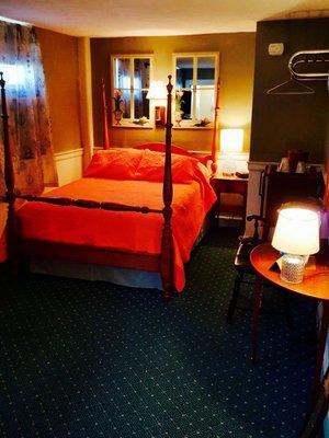 The Olde Tavern - Redesigned! All accommodations, refurbished. Enjoy a stay in our Historic Main Inn Rooms, 1 Queen, or 2 Full Size Beds.