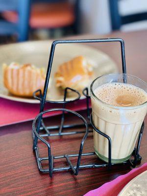 Garam Chai Ki Pyaali with Samosa Pav !!!