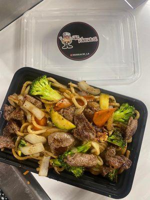 Filet Mignon Noodles with Vegetables