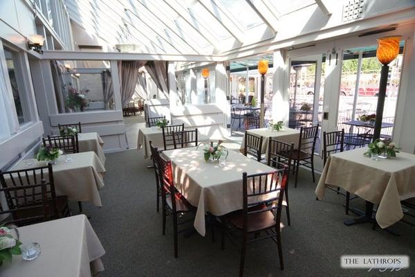 Foodz' home "Acalia" -- dining room with vaulted glass ceilings