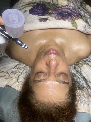 Signature facial with 11 different weights of Hyaluronic Acid Oxygen Infusion. Glowing skin!