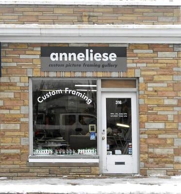 anneliese custom framing