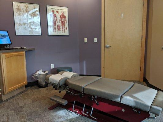 One of the treatment rooms at the Cascade location. (My happy place!)