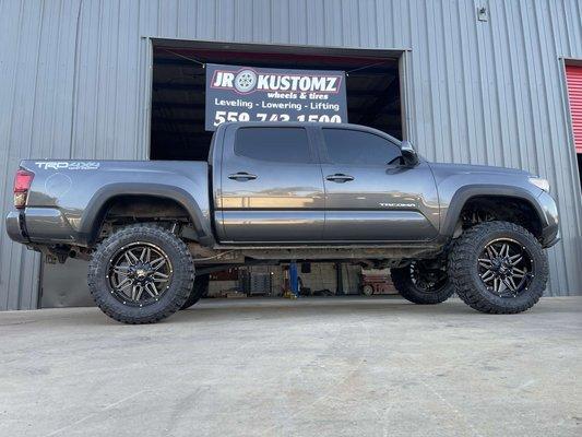 Lift kit