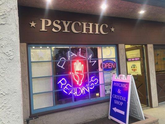 Welcome to Madame Joanne's psychic readings & Crystal and candle gift shop