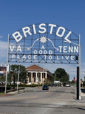 Bristol Virginia-Tennessee Slogan Sign