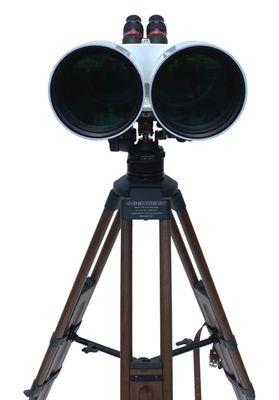 Oberwerk BT-127XL-SD binocular telescope on Oberwerk TR3 solid walnut tripod