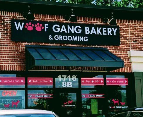 Woof Gang Bakery & Grooming Summerville