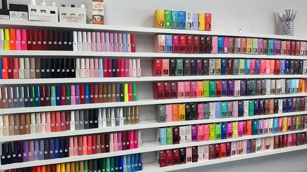 A very wide collection of gel polishes to choose from! Brands include QUEENNY and Perfect Match.