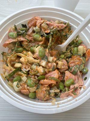 Salmon poke with spicy mayo