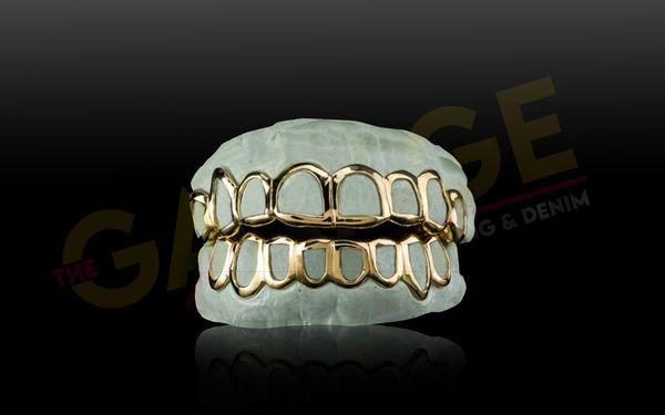 Floss with this eight on eight grill featuring open face cuts. This grill comes in yellow, rose, and white gold.