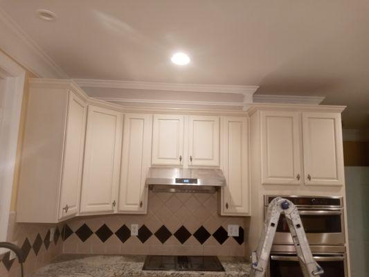 Range hood & vent wall cover with crown molding