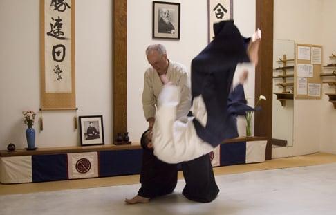 Demonstration of "shihonage" technique