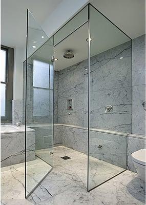 Frameless steam shower