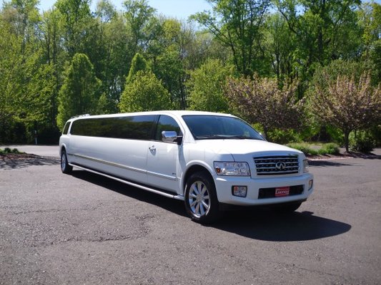 White Infiniti Super Stretch QX56