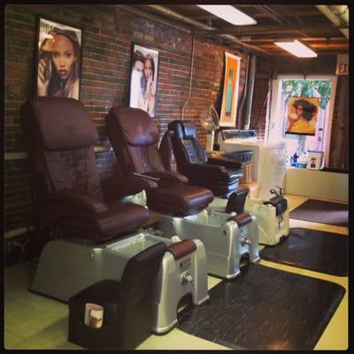 3 pedicure stations