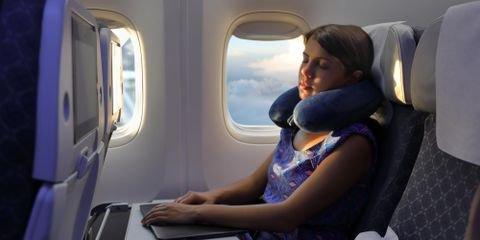 6 Do's and Don'ts to Avoid Neck and Back Pain on Long Flights