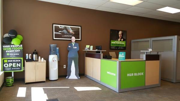 H&R Block - Interior