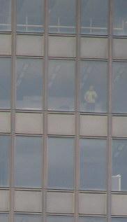 Is this employee in the IBM Building thinking of lunch at Alonti?