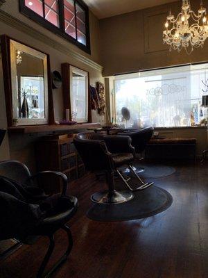 Classy place, Monica is an awesome hair dresser. Check her out on Mondays.