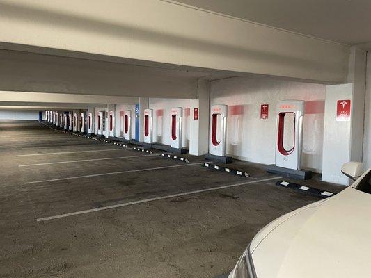 24 Superchargers, available 24/7, up to 250kW