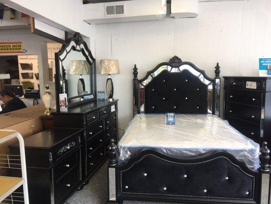 Queen bedroom set