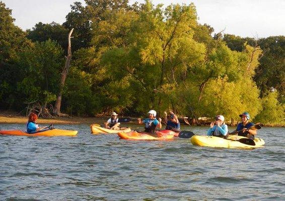 A happy class learns the strokes at Lake Arlington