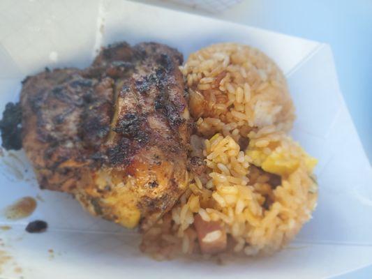 Rice' and jerk chicken