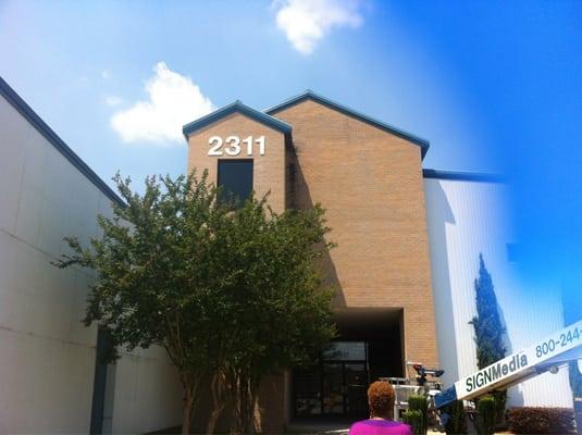 2311 Tower Place! Amazing Church!