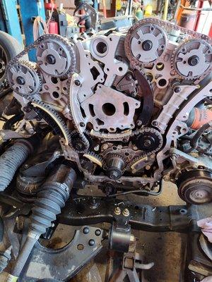 Head gasket and timing chain replacement in a 2016 GMC Acadia with a 3.6