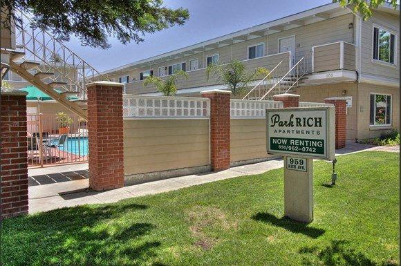 Park Rich Apartments  www.parkrichapts.com