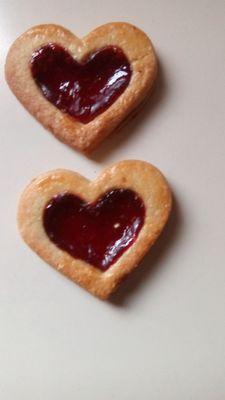 These heart shaped cookies at Le Rendezvous Cafe were mediocre at best. Not good. They sold for $2.00 each. Ouch!