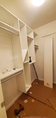 Easy closet assembly