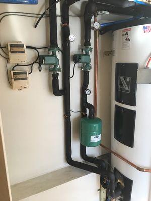 Hot water storage tank