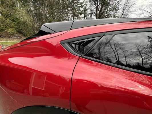 Wing window louvers