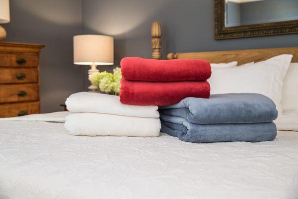 Our super soft, oversized blankets are the only non-shedding, non-pilling plush blankets made in America.